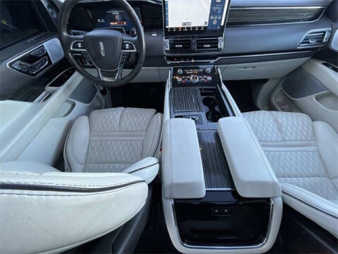 2023 Lincoln Navigator L Black Label