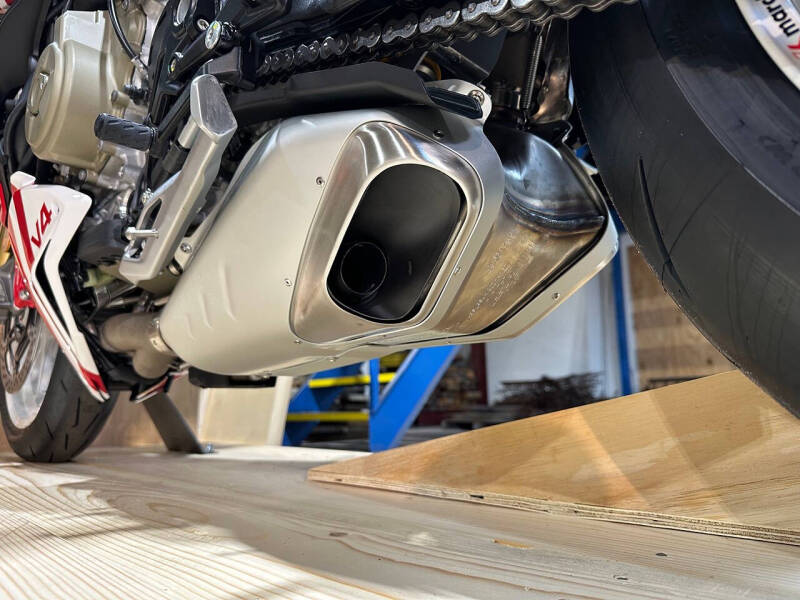 2025 Ducati Streetfighter V4 Supreme