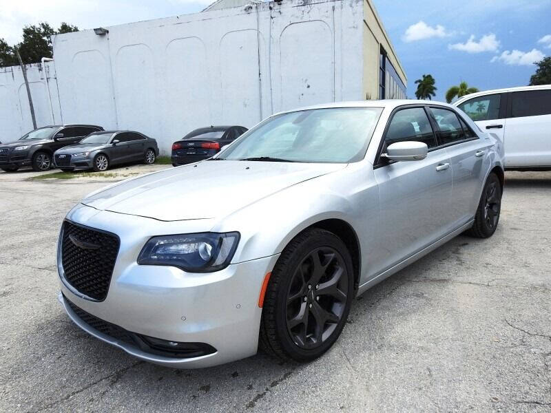 2021 CHRYSLER 300 Sedan - $23,900