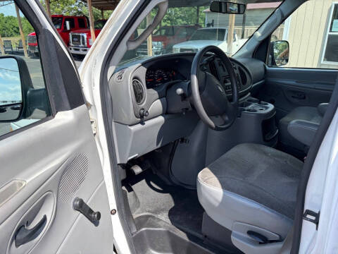 2004 Ford E-Series