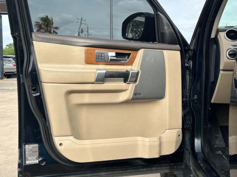 2016 Land Rover LR4 HSE LUX