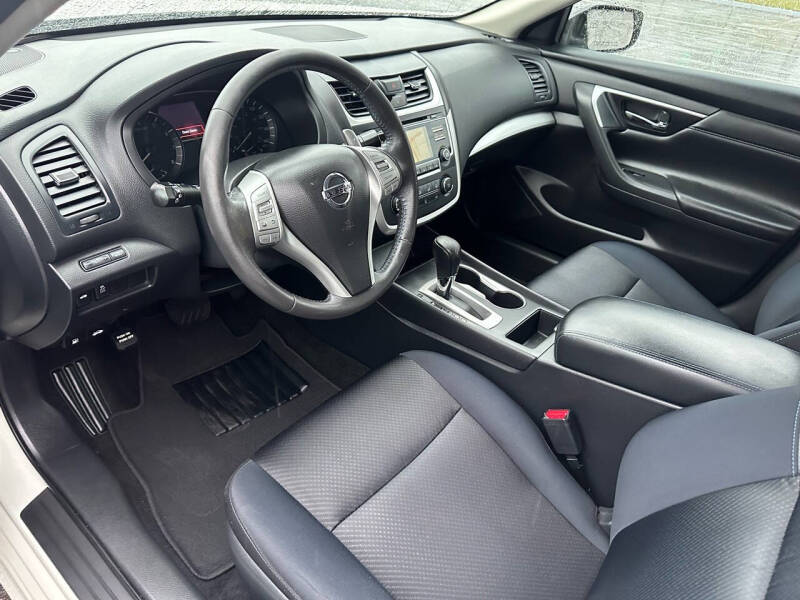 2017 Nissan Altima 2.5 SR