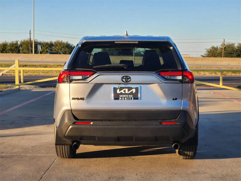 2023 Toyota RAV4 LE