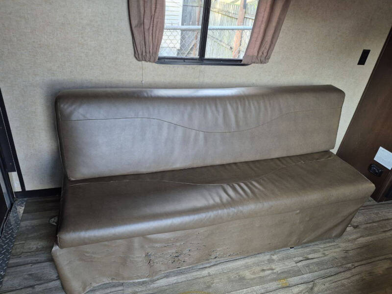 2018 Cherokee Grey Wolf