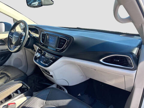 2019 Chrysler Pacifica Touring L