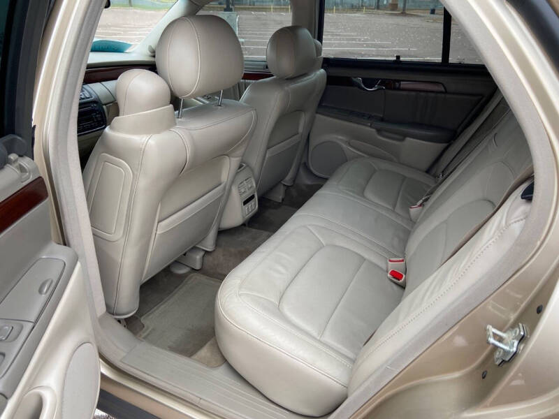 2005 Cadillac DeVille DHS