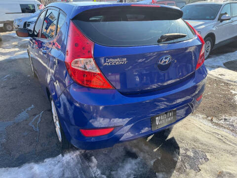 2012 Hyundai Accent SE