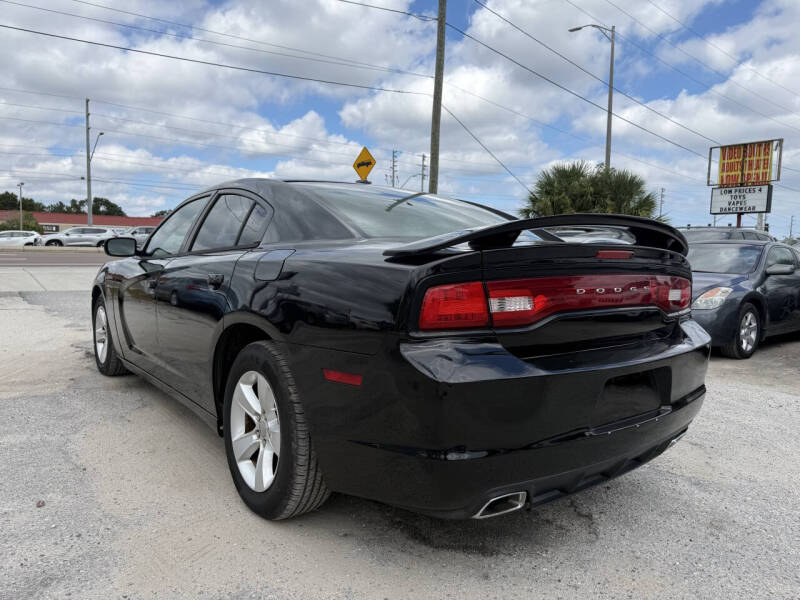 2013 Dodge Charger SE