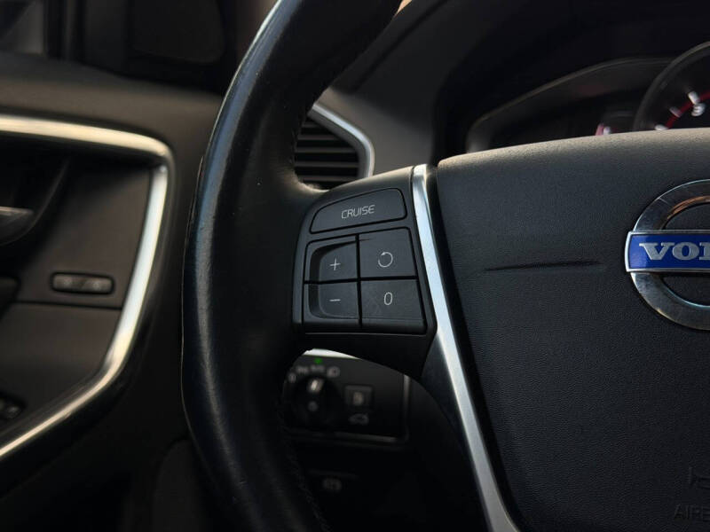 2015 Volvo XC60 T5 Drive-E Premier