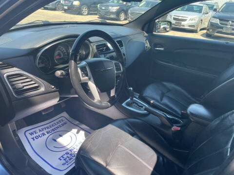 2011 Chrysler 200 Limited