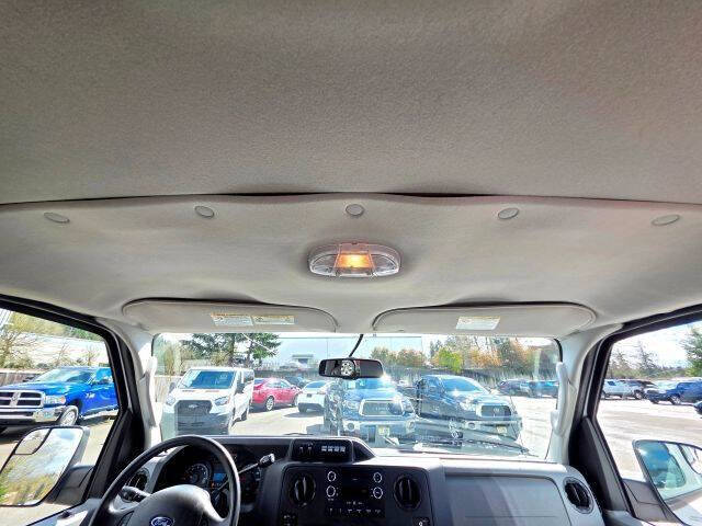 2011 Ford E-Series E-350 SD XLT