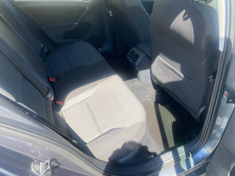 2016 Volkswagen Golf TSI S