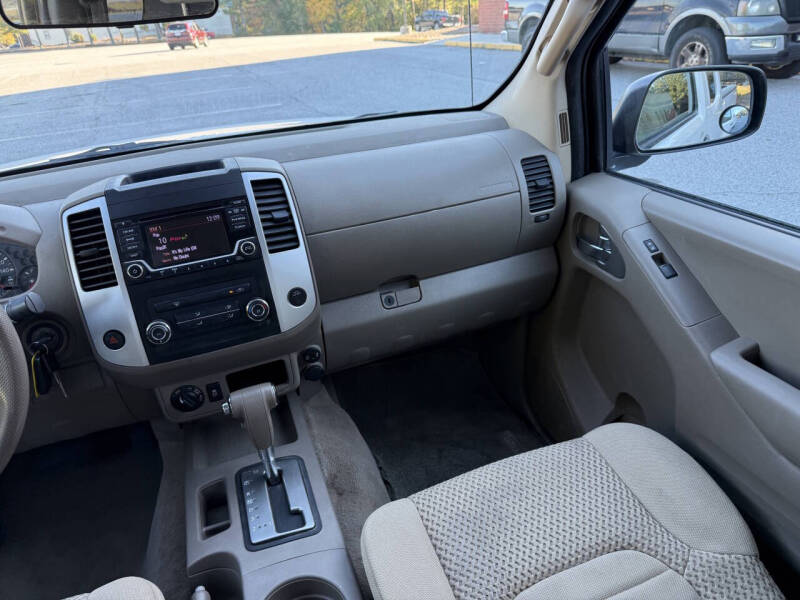 2017 Nissan Frontier SV V6