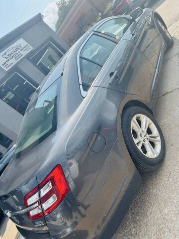 2015 Ford Taurus SEL