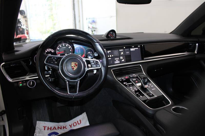 2017 Porsche Panamera