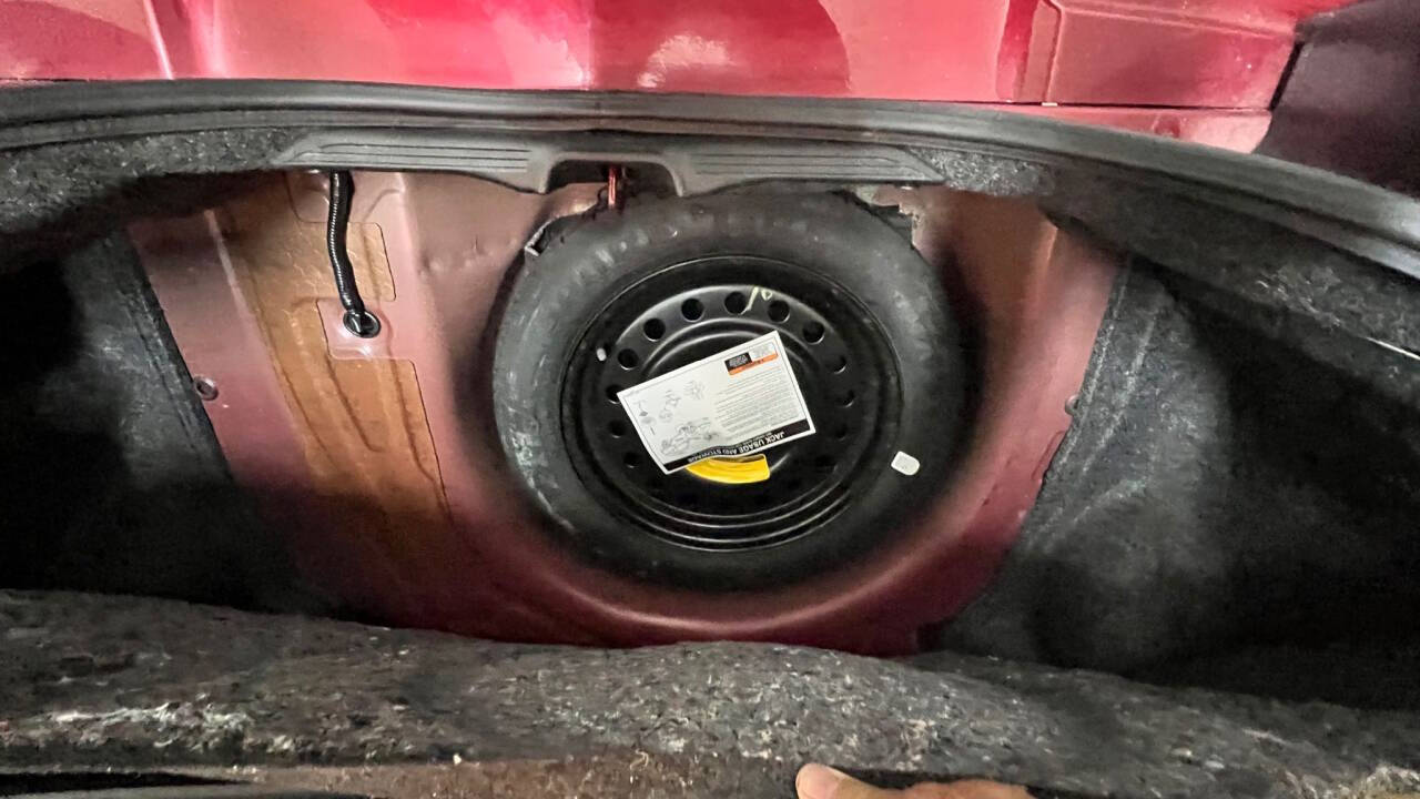 2004 Ford Mustang 31