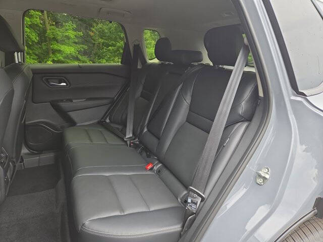 2025 Nissan Rogue SL