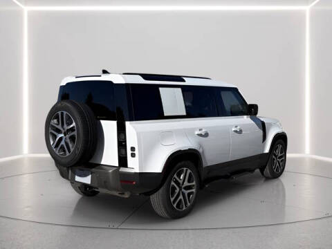 2026 Land Rover Defender 110 P300 S
