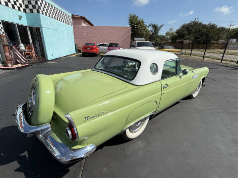 1956 Ford Thunderbird