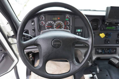 2015 Freightliner M2 106