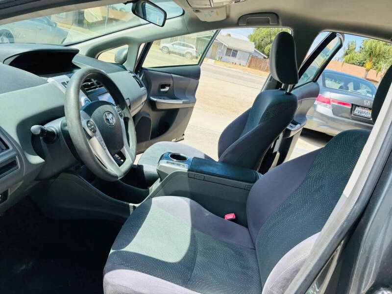 2013 Toyota Prius v Three