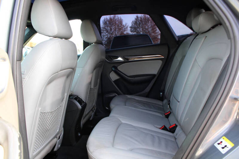 2016 Audi Q3 2.0T quattro Prestige