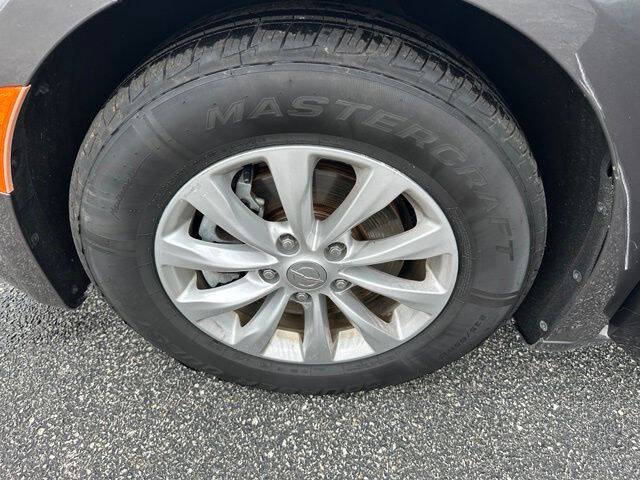 2017 Chrysler Pacifica Touring-L