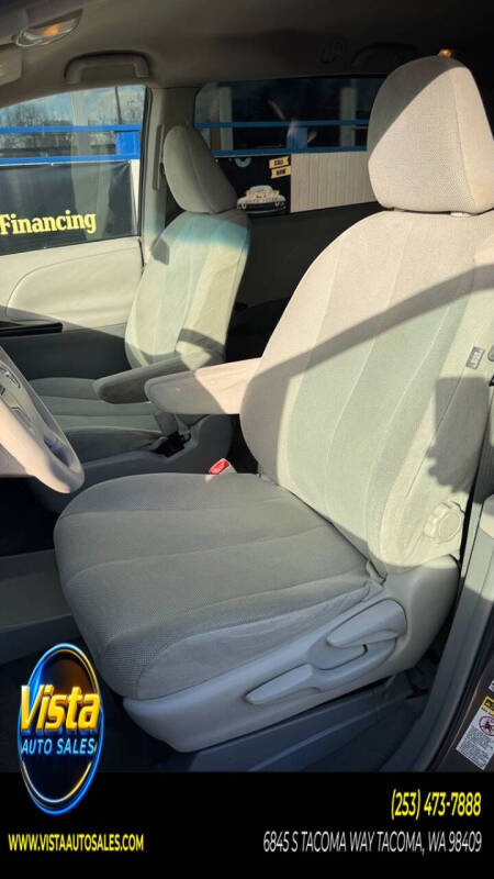 2011 Toyota Sienna Base 7-Passenger