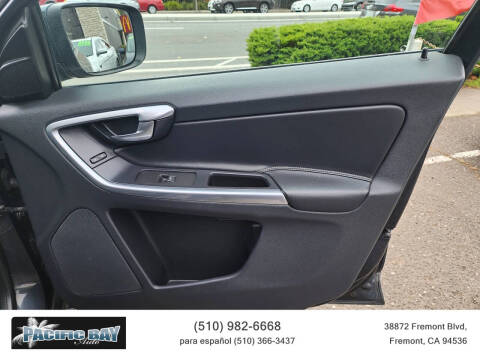 2015 Volvo XC60 T5 Drive-E Premier