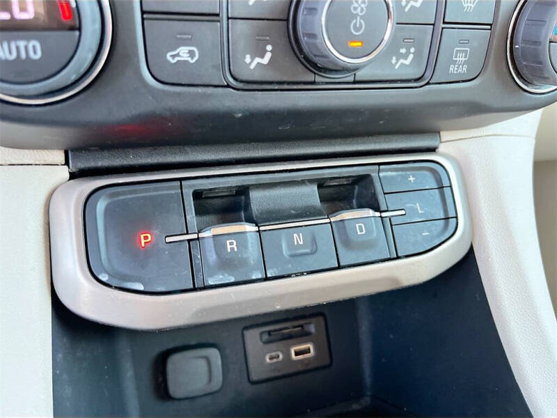 2022 GMC Acadia Denali