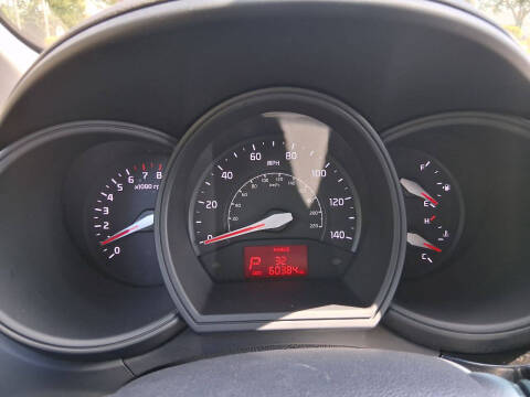 2016 Kia Rio 5-Door LX