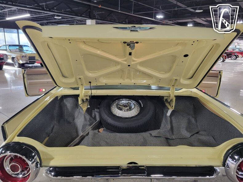 1963 Ford Thunderbird