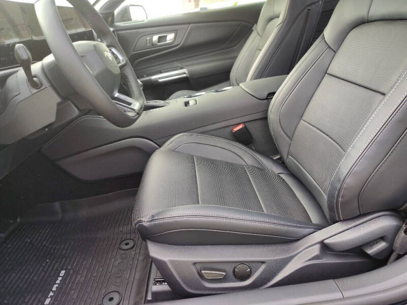 2025 Ford Mustang EcoBoost Premium