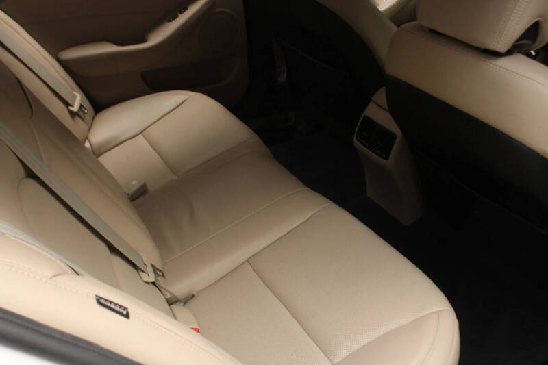 2014 Kia Cadenza Premium