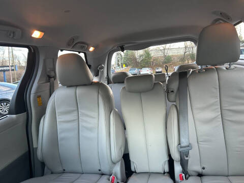 2014 Toyota Sienna XLE 8-Passenger