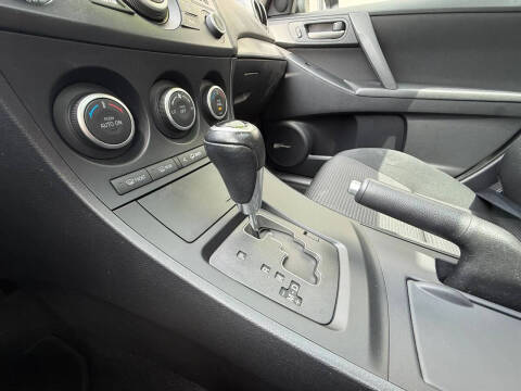 2013 Mazda MAZDA3 i Touring