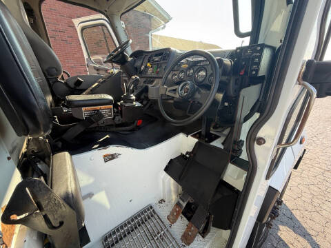 2014 Freightliner 108 SD