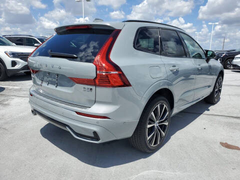 2024 Volvo XC60 B5 Plus Dark Theme