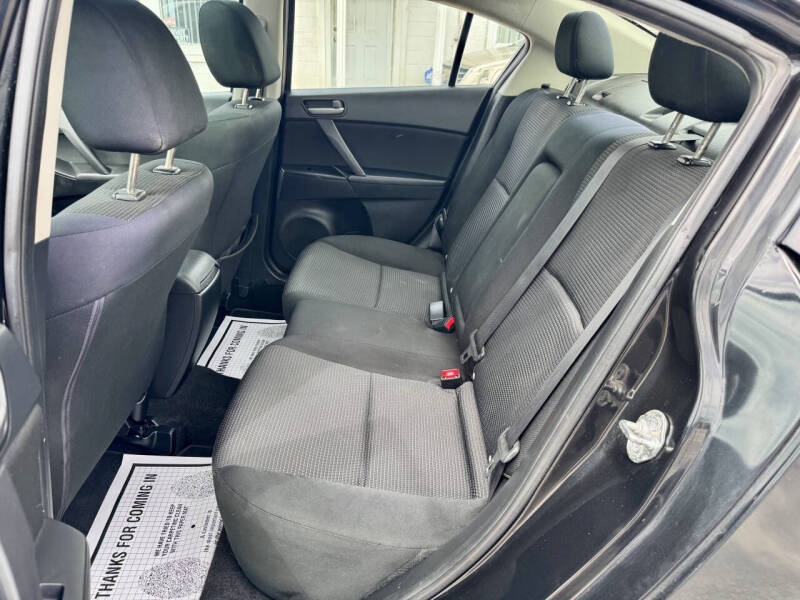 2013 Mazda MAZDA3 i Touring