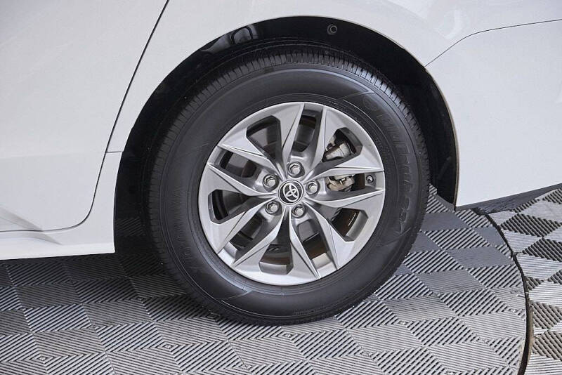 2024 Toyota Sienna LE 8-Passenger