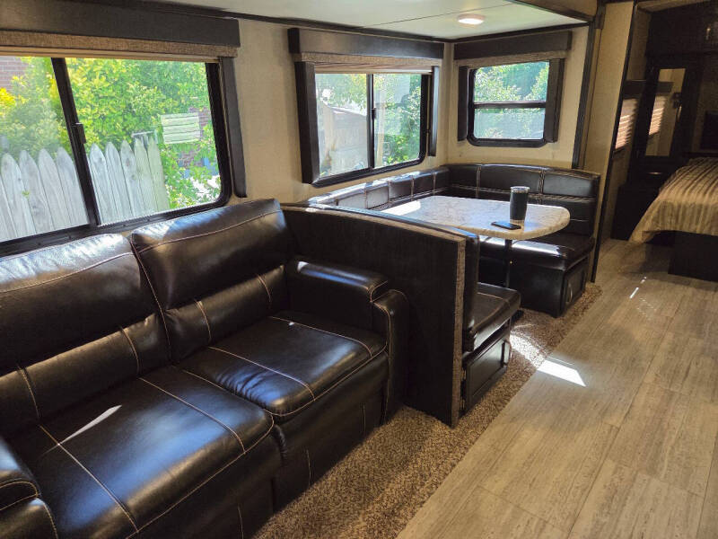 2021 Imagine  RV 32'