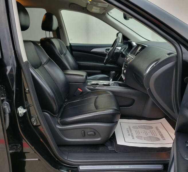 2019 Nissan Pathfinder SL