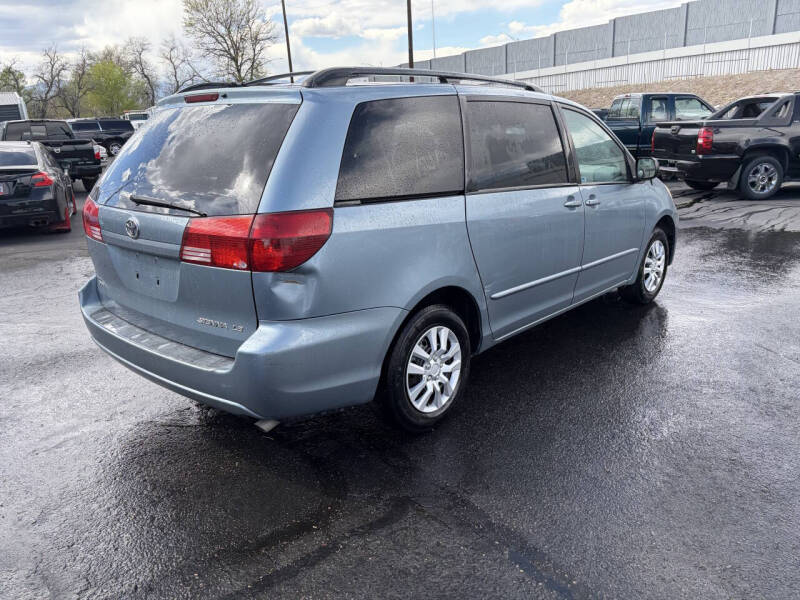 2005 Toyota Sienna LE 7 Passenger