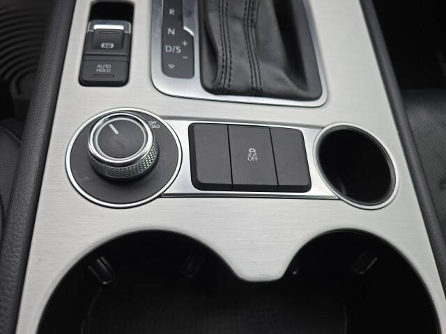 2017 Volkswagen Touareg V6 Wolfsburg