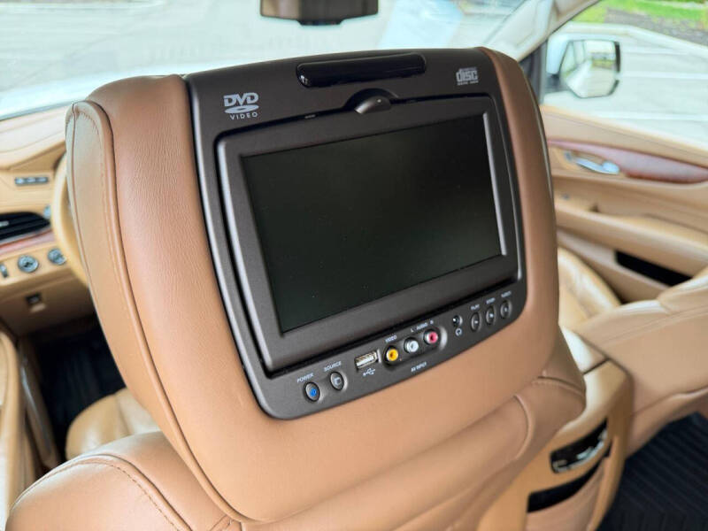 2016 Cadillac Escalade Platinum