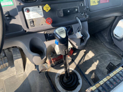 2007 Freightliner M2 106