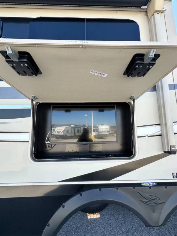2022 Jayco Pinnacle
