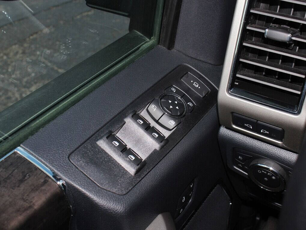 2022 Ford F-350 Super Duty  - $74,995