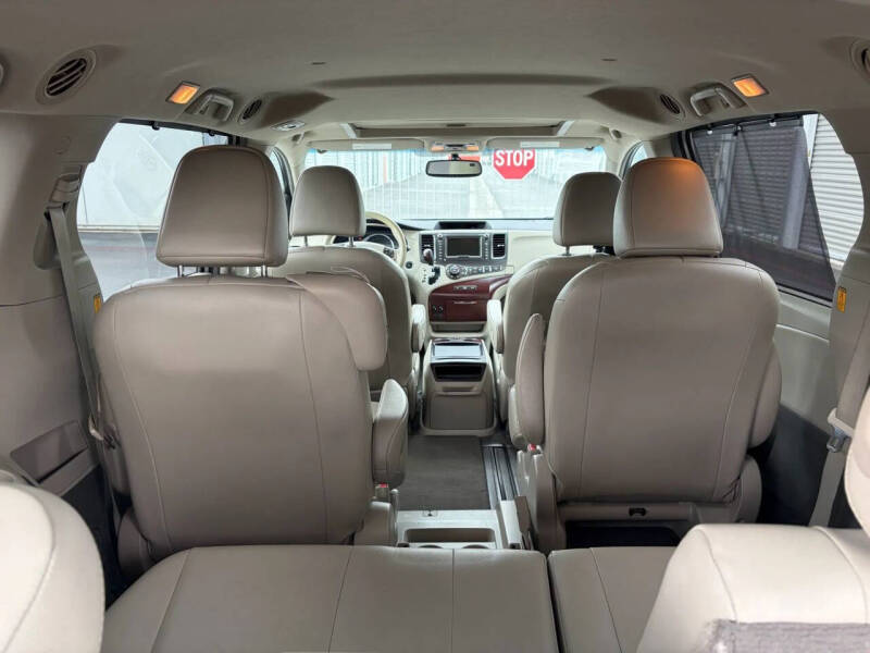 2011 Toyota Sienna