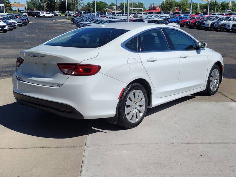 2016 Chrysler 200 LX